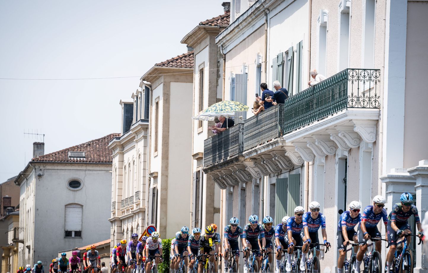 Mads Pedersen refuerza su maillot verde… Veistroffer sigue en la escapada… Sigue con nosotros la 7ª etapa Mads Pedersen refuerza su maillot verde… Veistroffer sigue en la escapada… Sigue con nosotros la 7ª etapa